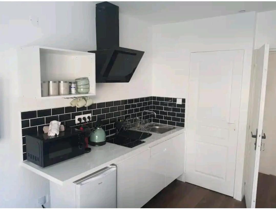 Apartamento La Nouvelle-Orléans - hyper-centre- 2mn SNCF - Wi-Fi Netflix gratuit Niort Exterior foto